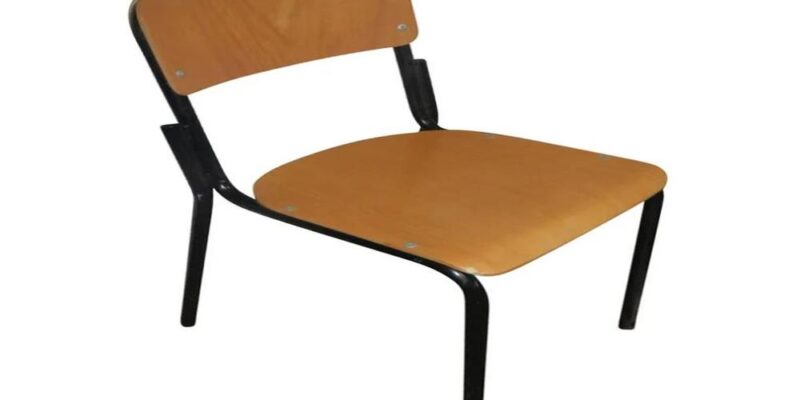 What makes a school chair comfortable and ergonomic